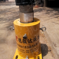液壓滑升模板由什么組成？